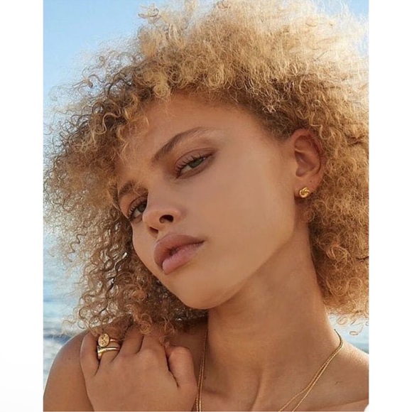 The Knot With Love Darling Post Earrings - Picture 4 of 10